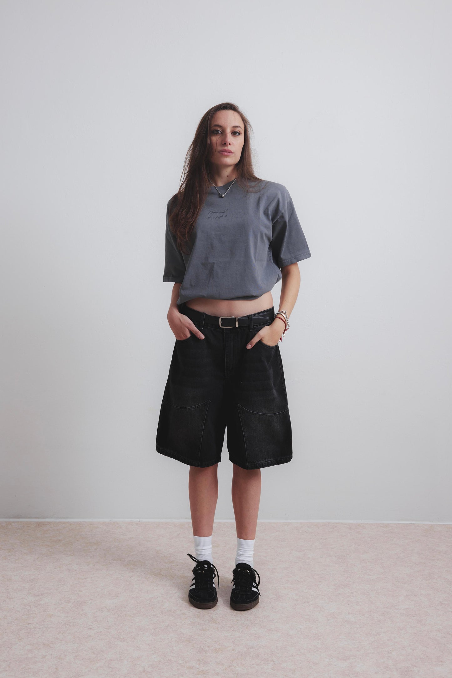 SMOKE GREY FLOWER TEE